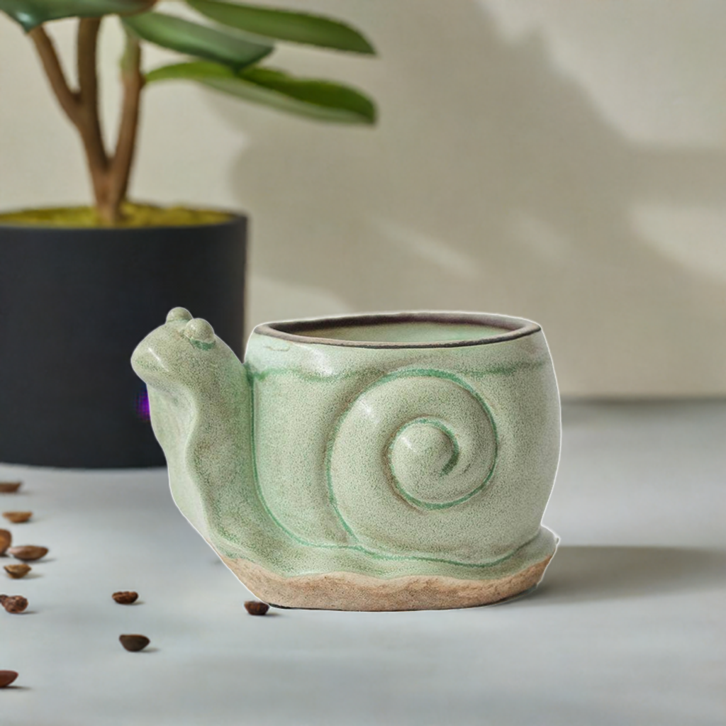 Snail-'Cerveza 'n Lime' 4" Flower Pot